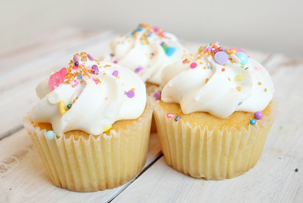 Vanilla Sprinkle Cupcakes